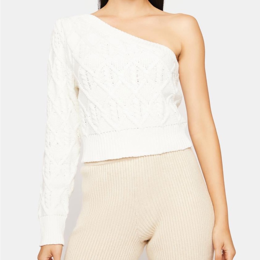 Off the shoulder cable knitted top